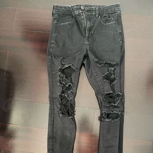 American Eagle Black Ripped Skinny Jeans- SOFT & COMFY